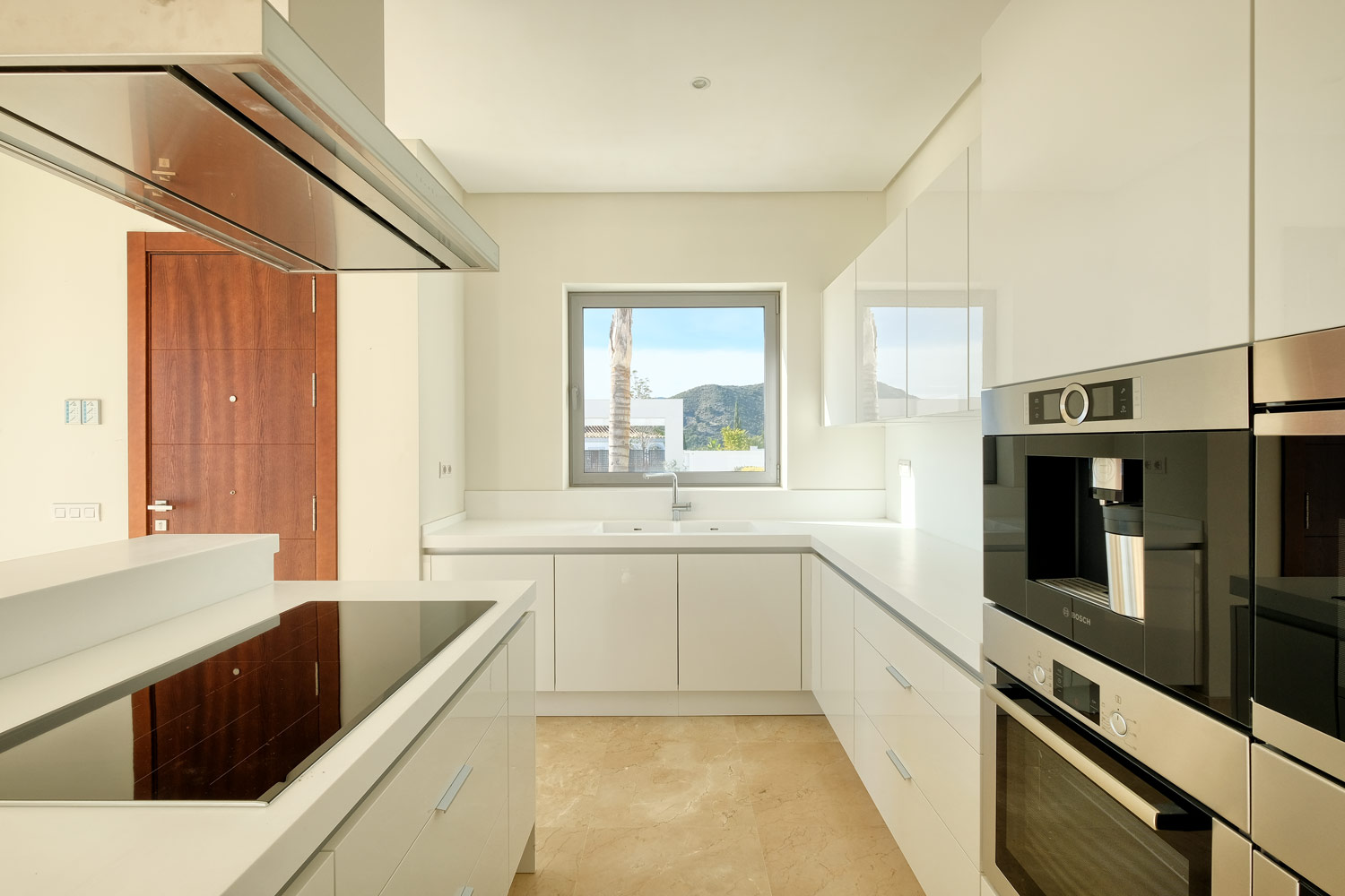 Villa zum verkauf in Los Arqueros-Puerto del Almendro (Benahavís)