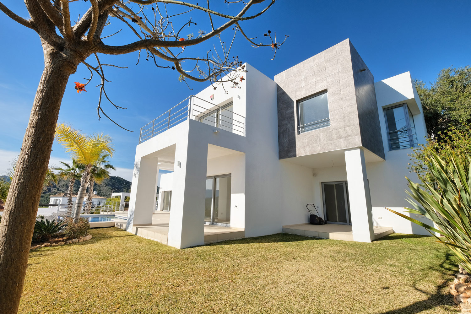 Villa zum verkauf in Los Arqueros-Puerto del Almendro (Benahavís)