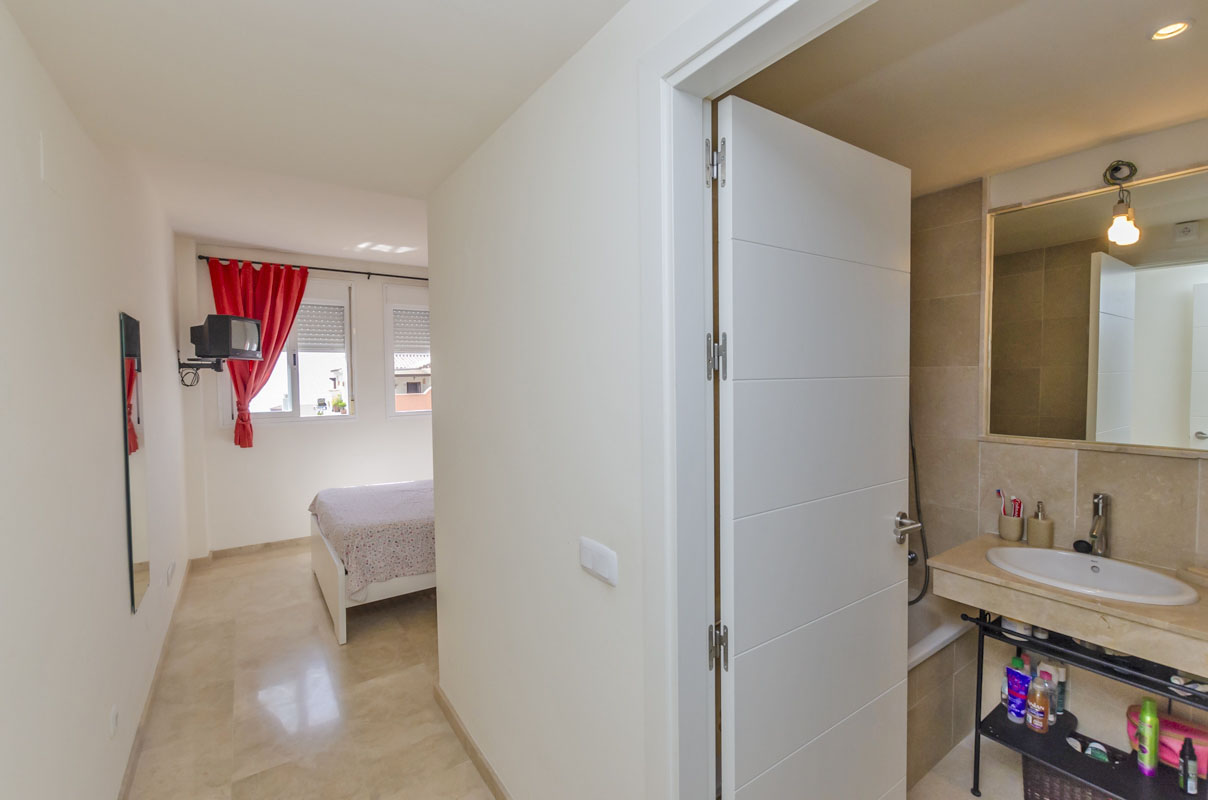 Penthouse à vendre dans le quartier de Puerto de la Duquesa, Manilva- Costa del Sol.