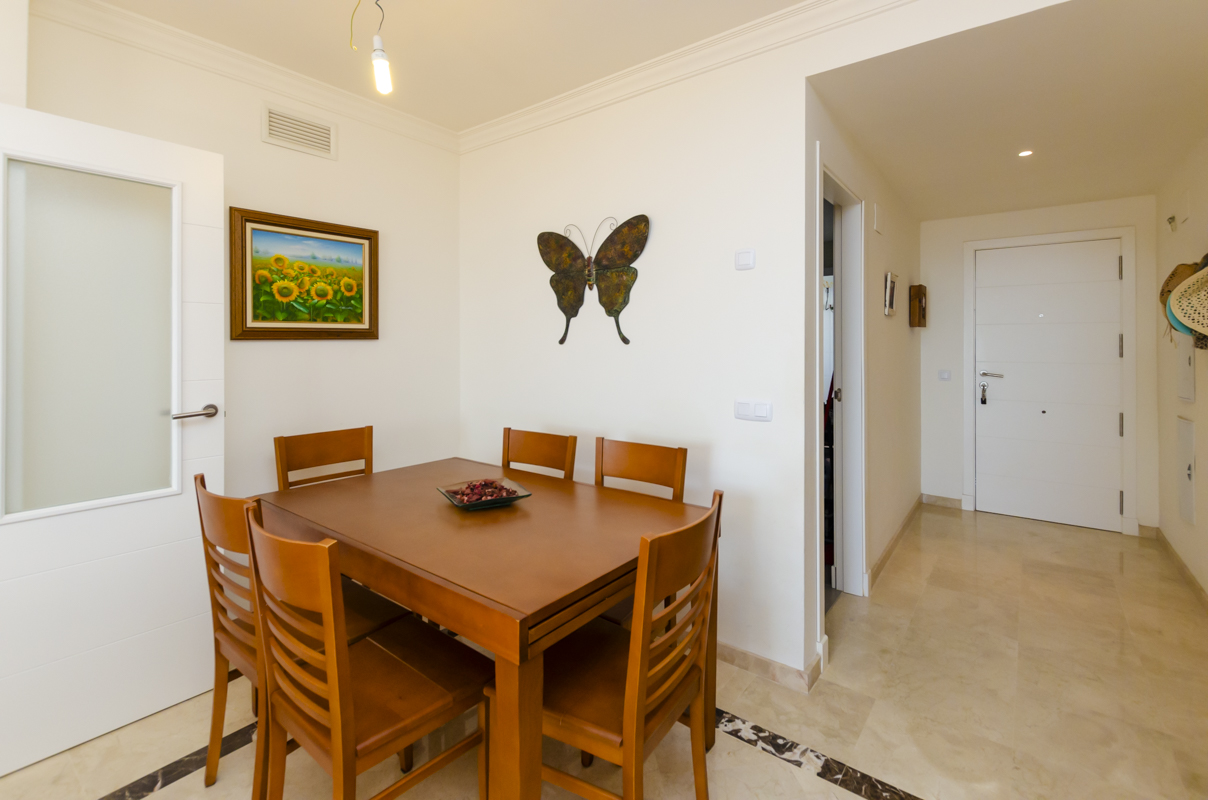 Penthouse à vendre dans le quartier de Puerto de la Duquesa, Manilva- Costa del Sol.