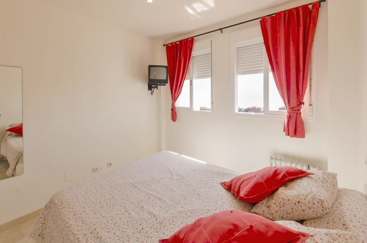 Penthouse à vendre dans le quartier de Puerto de la Duquesa, Manilva- Costa del Sol.