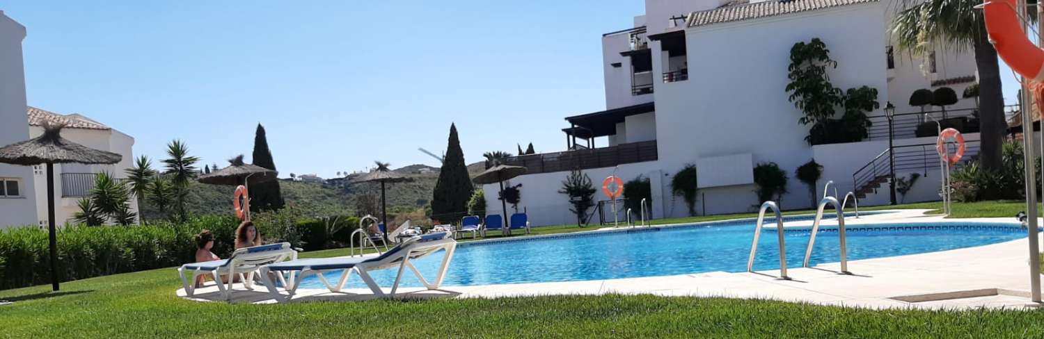 Penthouse à vendre dans le quartier de Puerto de la Duquesa, Manilva- Costa del Sol.