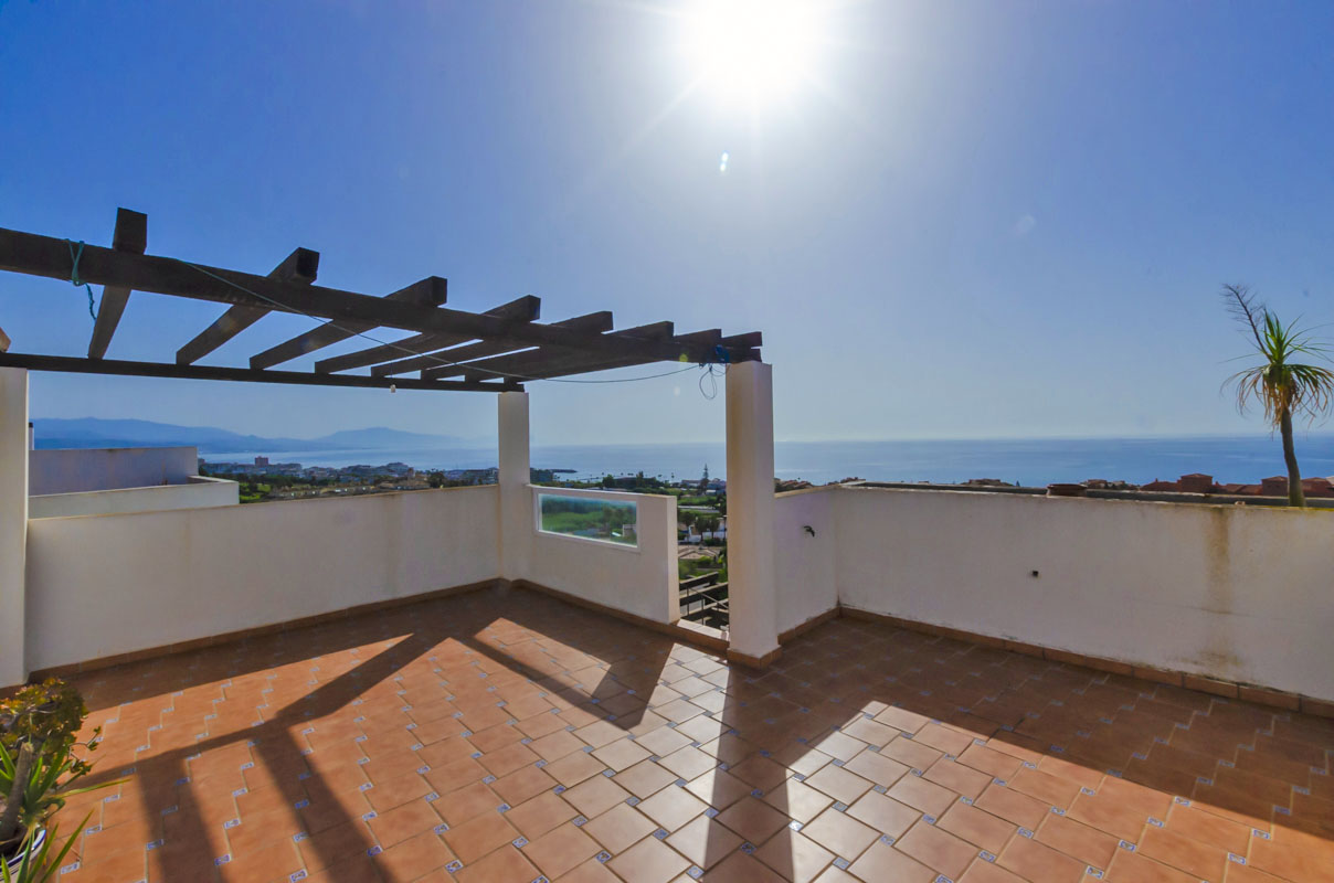 Penthouse à vendre dans le quartier de Puerto de la Duquesa, Manilva- Costa del Sol.