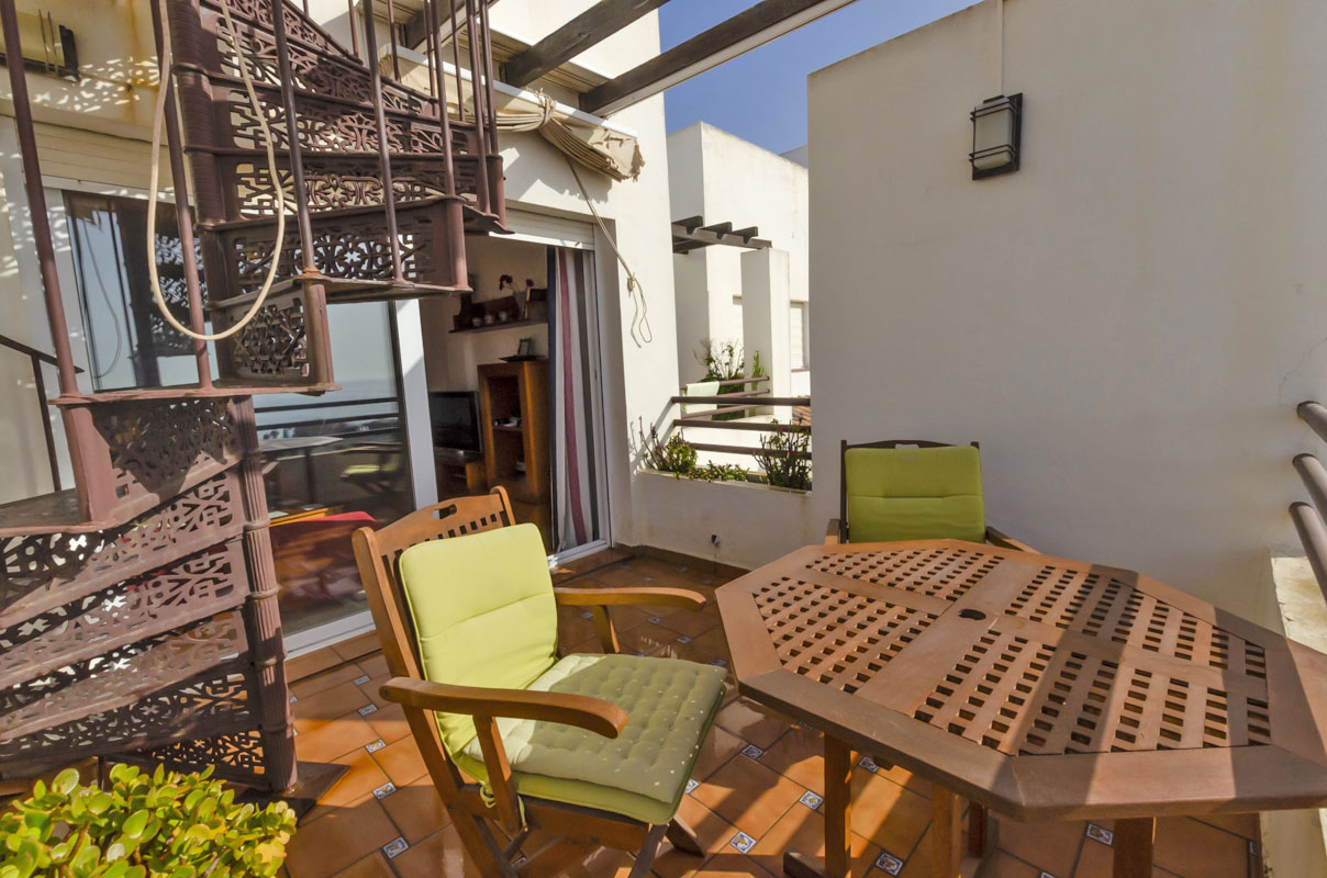 Penthouse à vendre dans le quartier de Puerto de la Duquesa, Manilva- Costa del Sol.