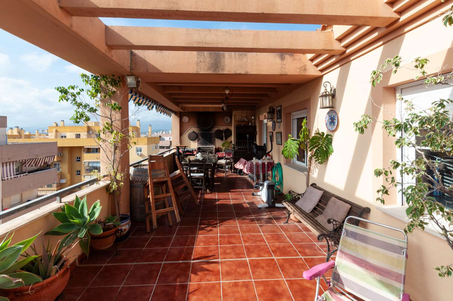 Penthouse zum Verkauf in Las Lagunas Mijas Costa. Terrasse mit Panoramablick!