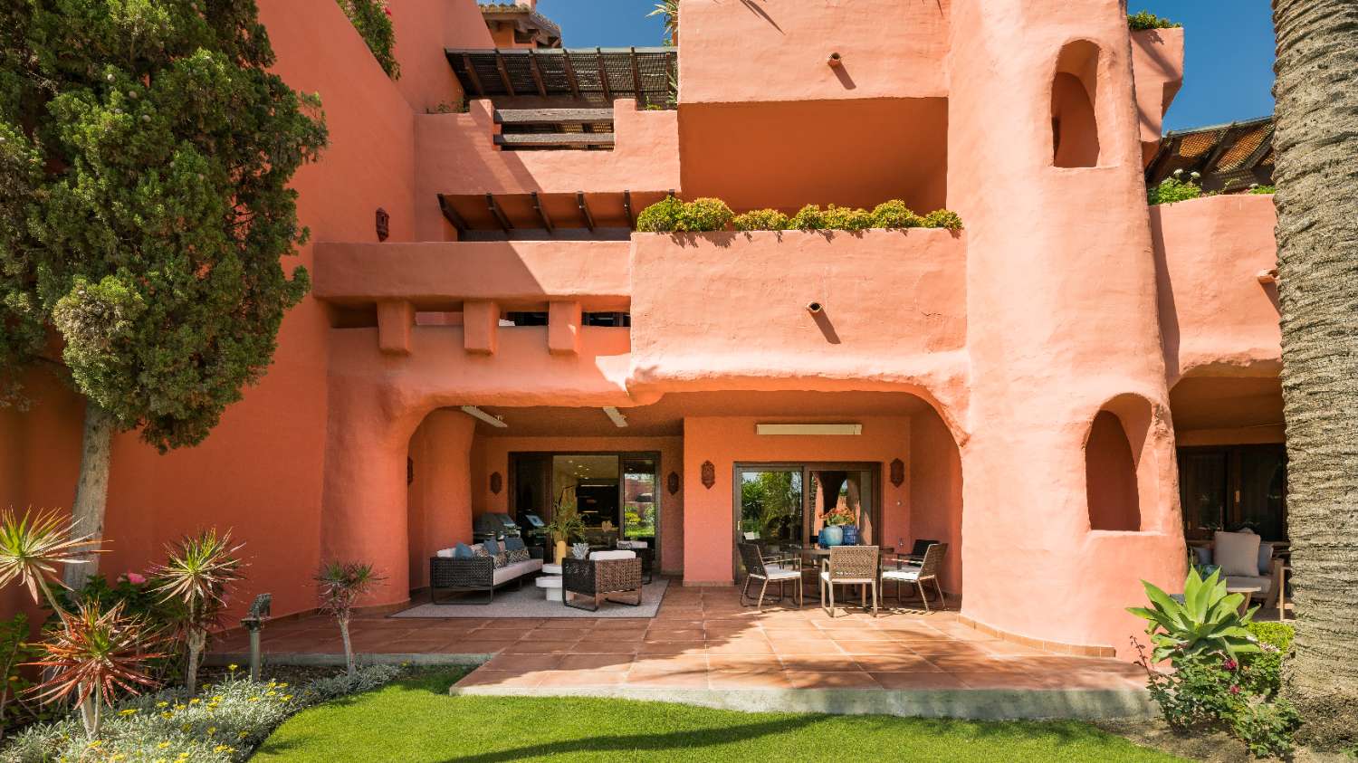 ERDGESCHOSSWOHNUNG TORRE BERMEJA-ESTEPONA