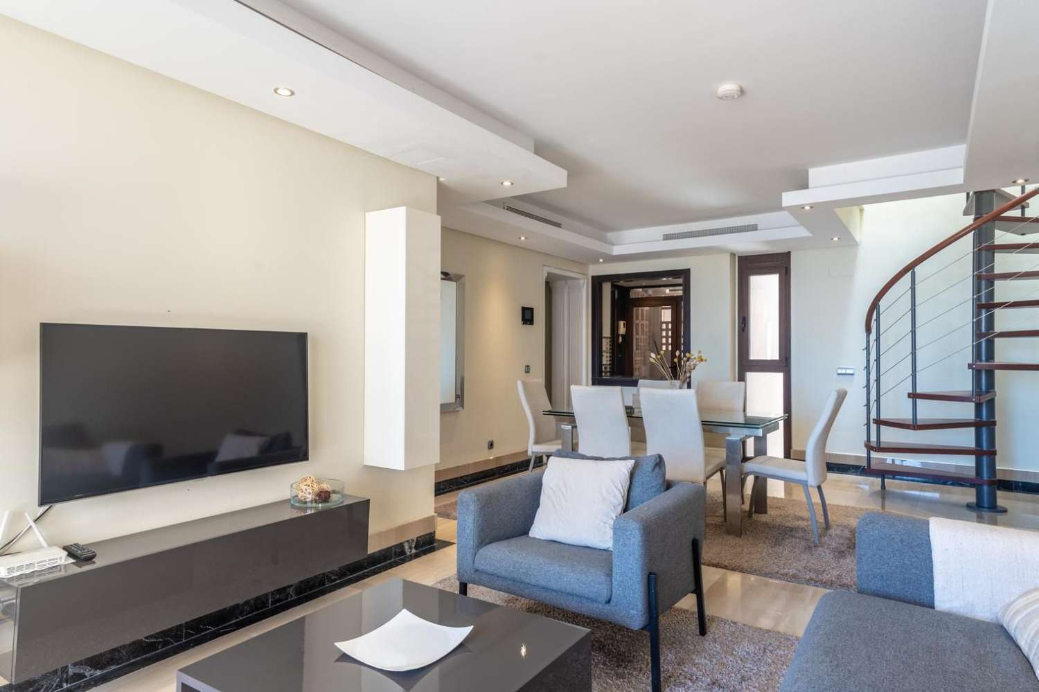 URB. BAHIA DE LA PLATA NEUE GOLDENE MEILE, ESTEPONA