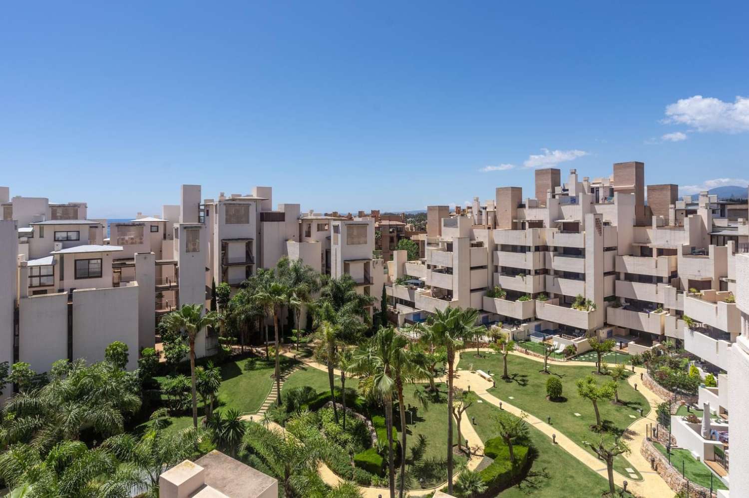 URB. BAHIA DE LA PLATA NEUE GOLDENE MEILE, ESTEPONA