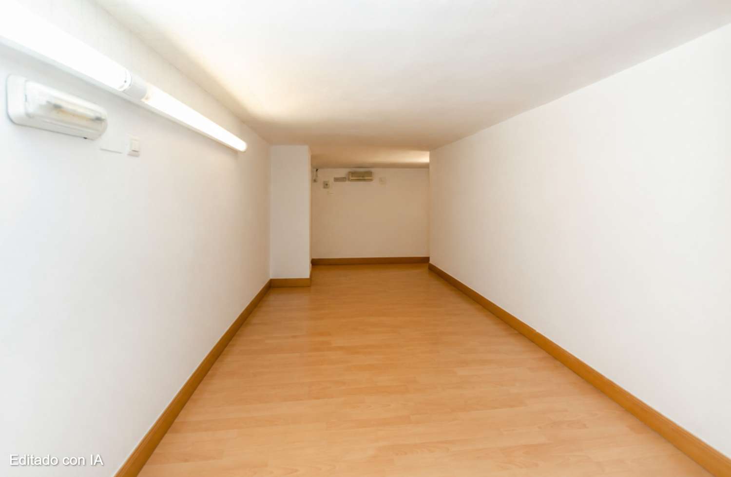 Local for sale in Cortijo Alto-Hipercor-Malaga