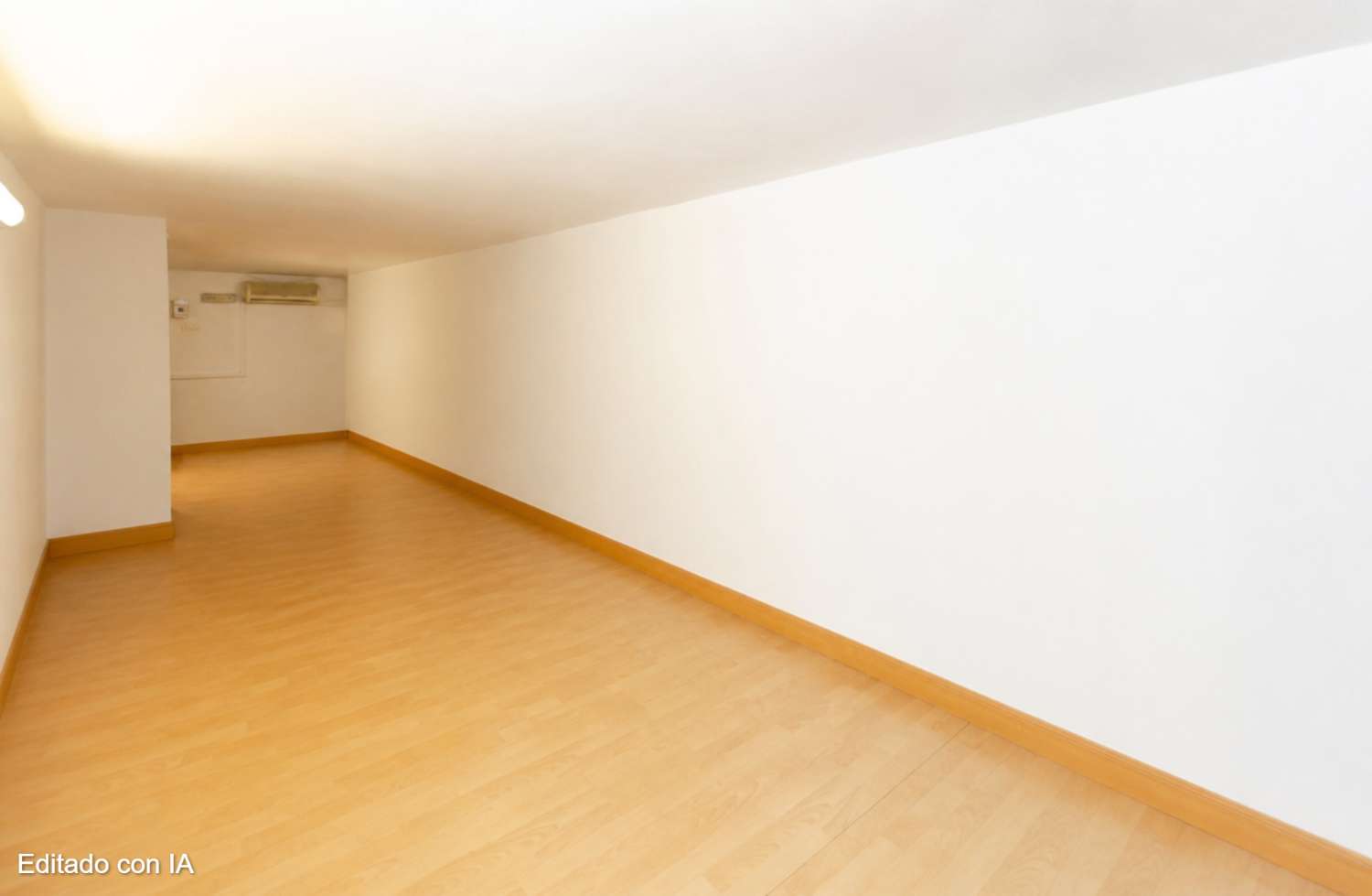Local for sale in Cortijo Alto-Hipercor-Malaga