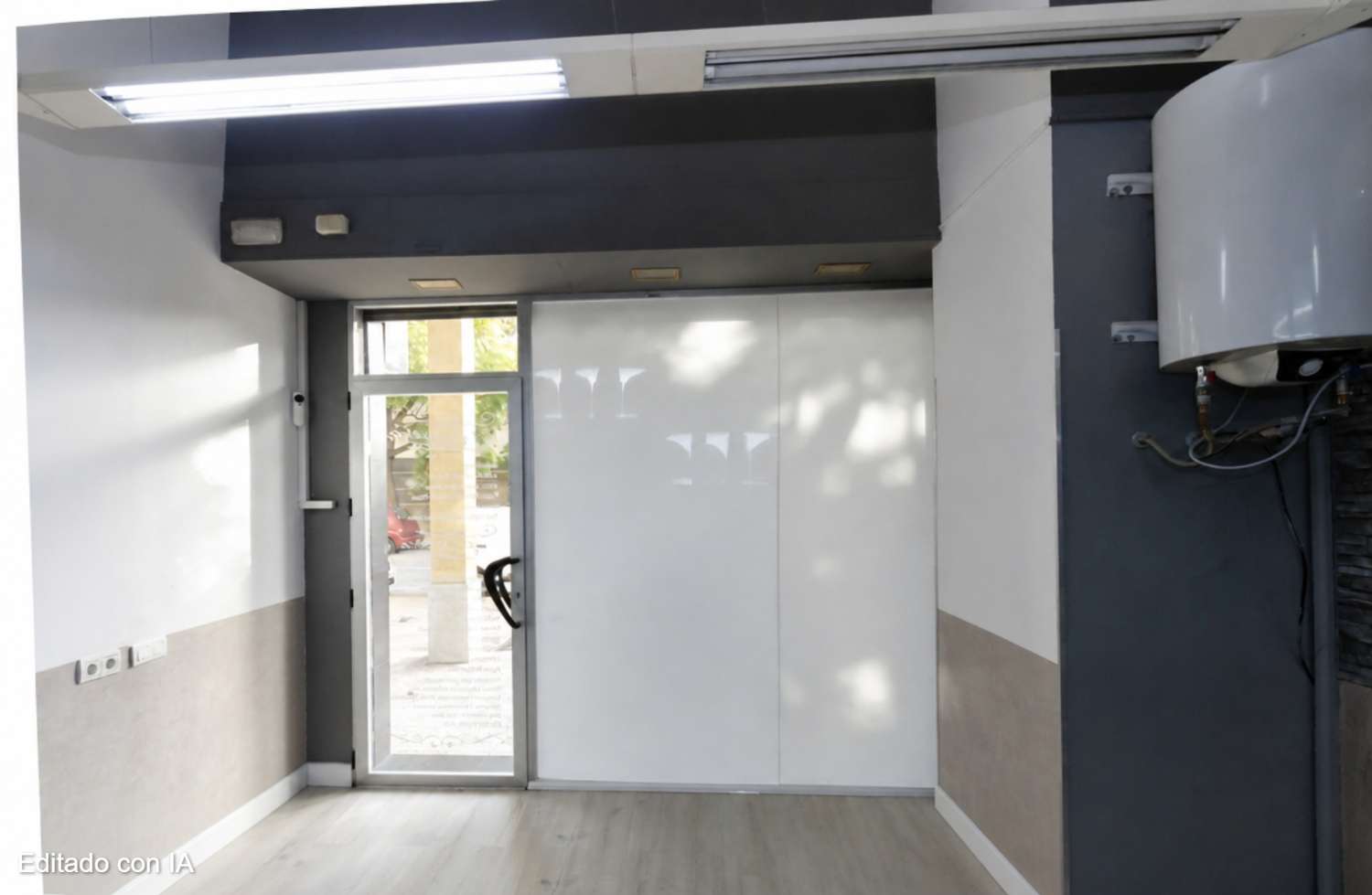 Local for sale in Cortijo Alto-Hipercor-Malaga