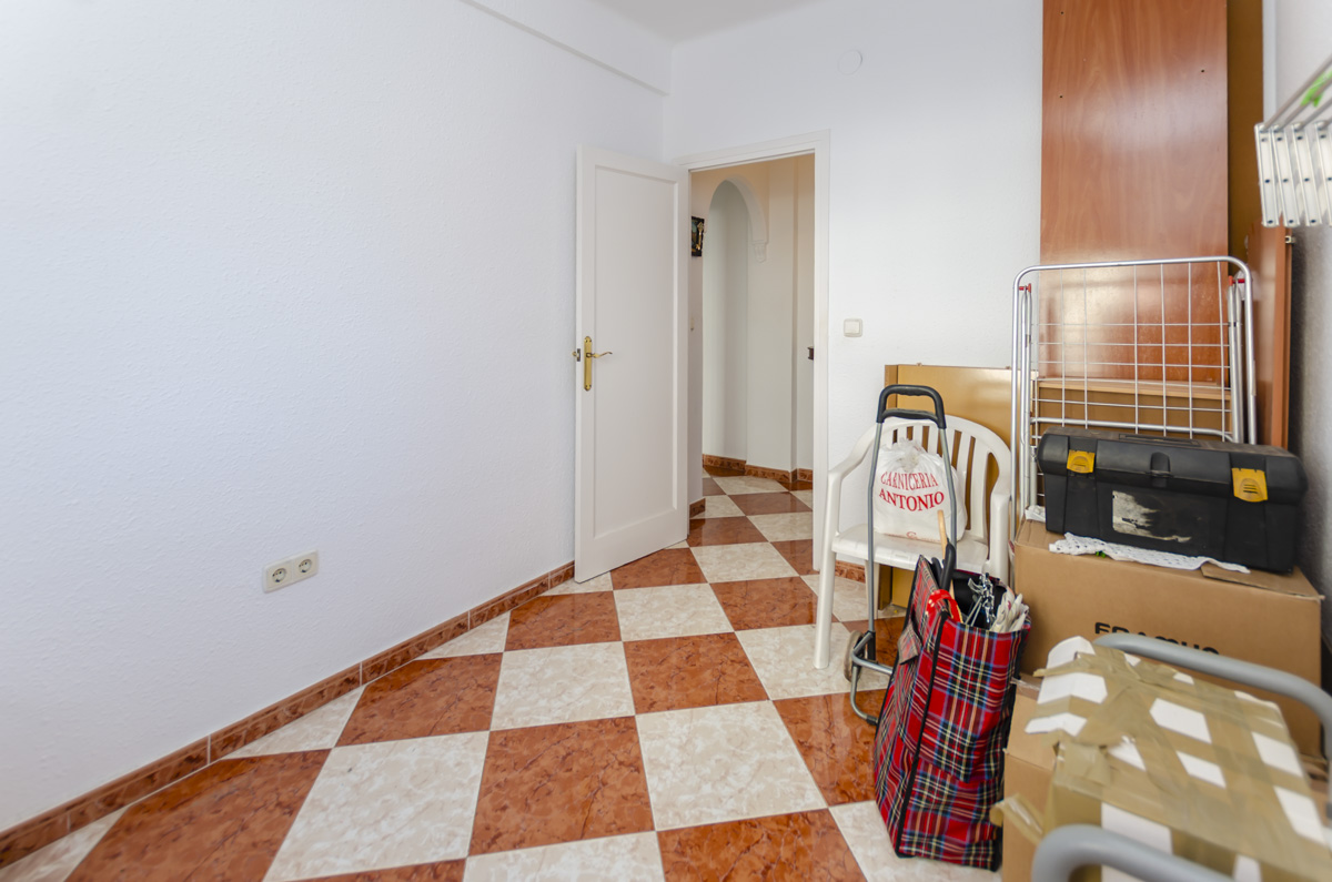 WOHNUNG ZU VERKAUFEN IN PLAZA BASCONIA!