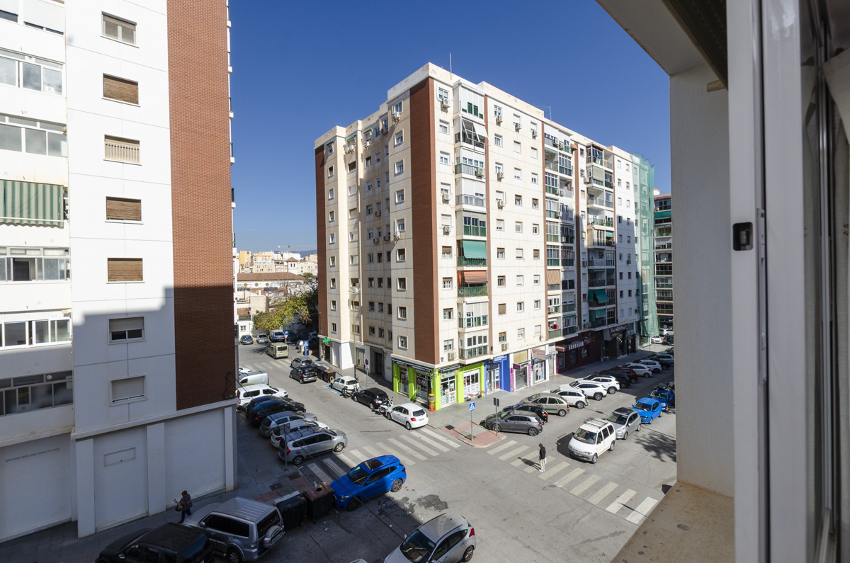 WOHNUNG ZU VERKAUFEN IN PLAZA BASCONIA!
