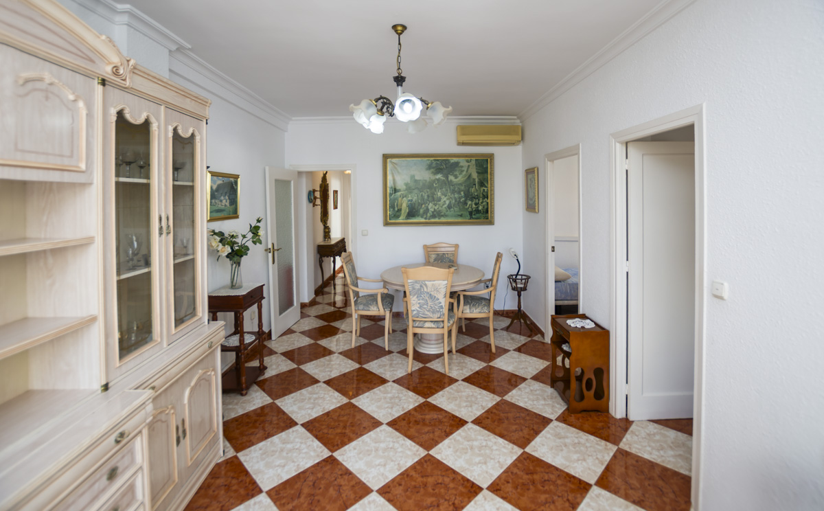 WOHNUNG ZU VERKAUFEN IN PLAZA BASCONIA!
