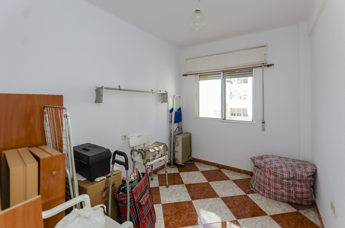WOHNUNG ZU VERKAUFEN IN PLAZA BASCONIA!