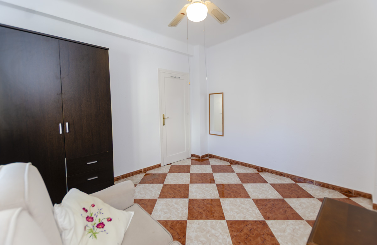 WOHNUNG ZU VERKAUFEN IN PLAZA BASCONIA!