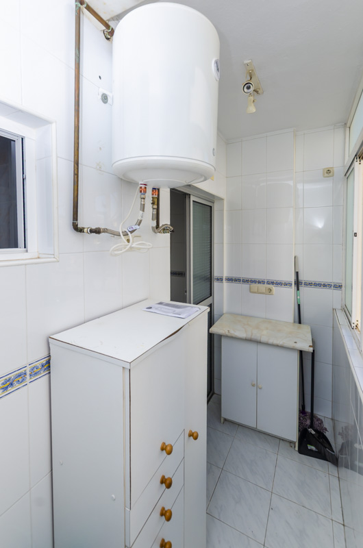 WOHNUNG ZU VERKAUFEN IN PLAZA BASCONIA!