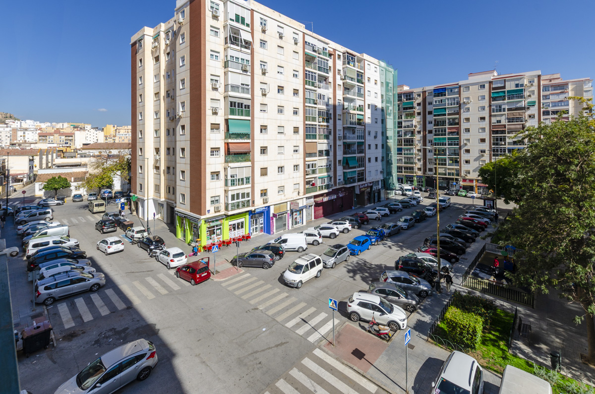 WOHNUNG ZU VERKAUFEN IN PLAZA BASCONIA!