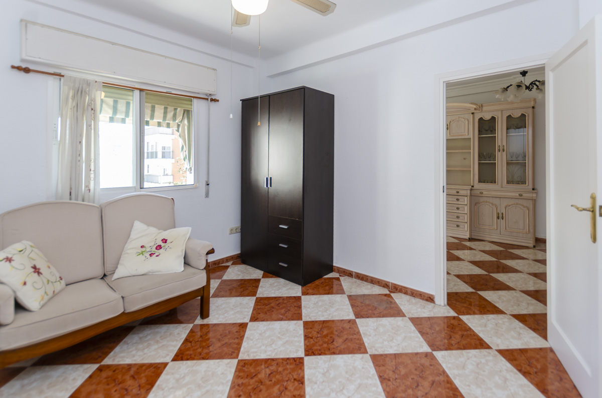 WOHNUNG ZU VERKAUFEN IN PLAZA BASCONIA!