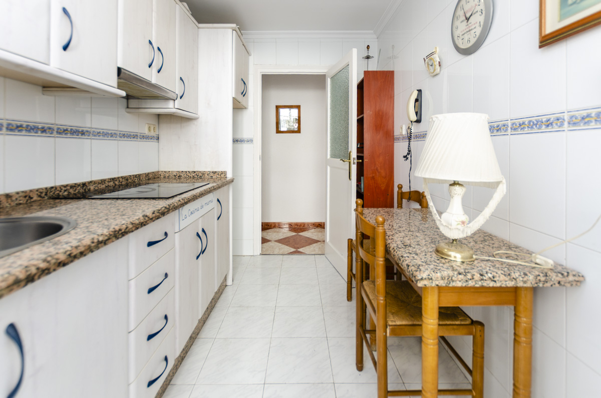 WOHNUNG ZU VERKAUFEN IN PLAZA BASCONIA!