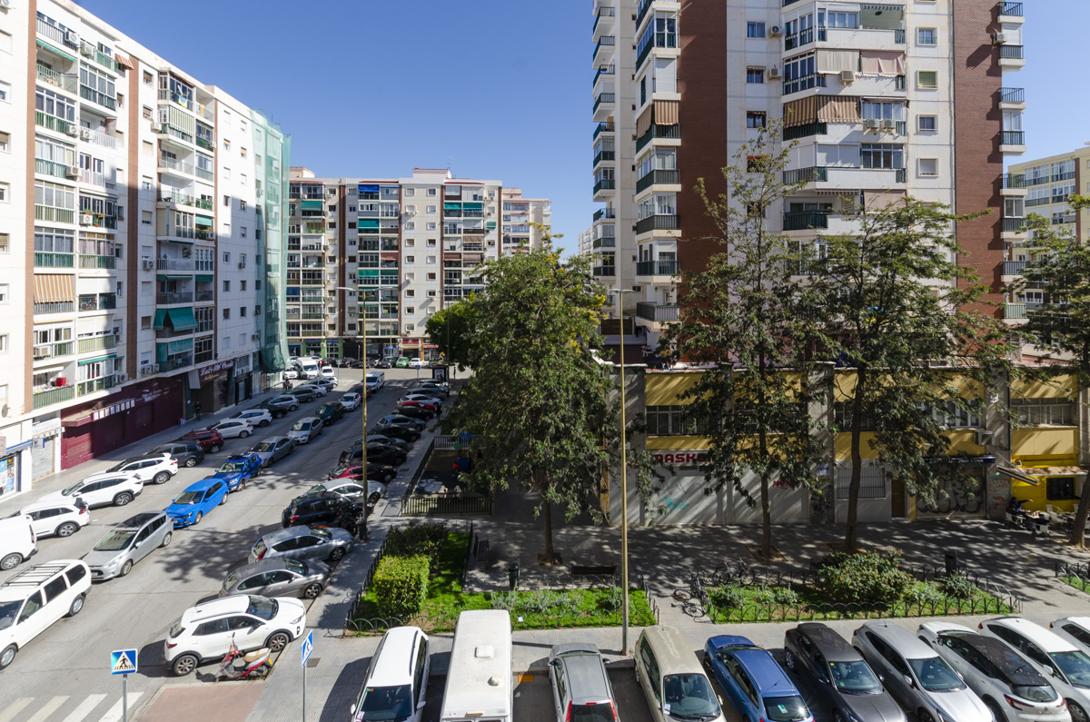 WOHNUNG ZU VERKAUFEN IN PLAZA BASCONIA!