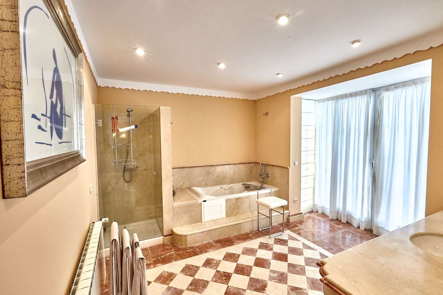 Freistehende Villa zum Verkauf in Casasola, Estepona, Guadalmina