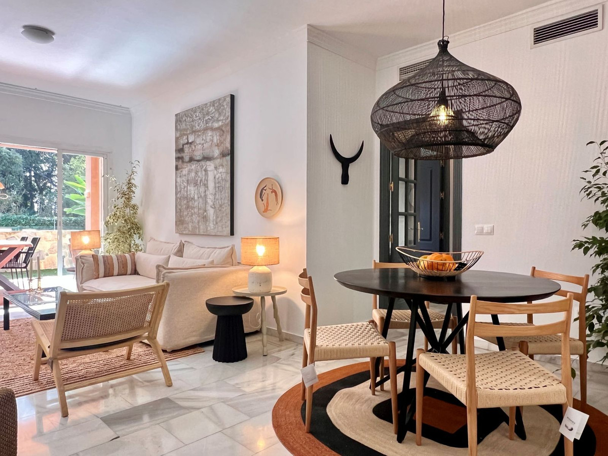 Wohnung zum Verkauf in Carib Playa, Elviria, Marbella