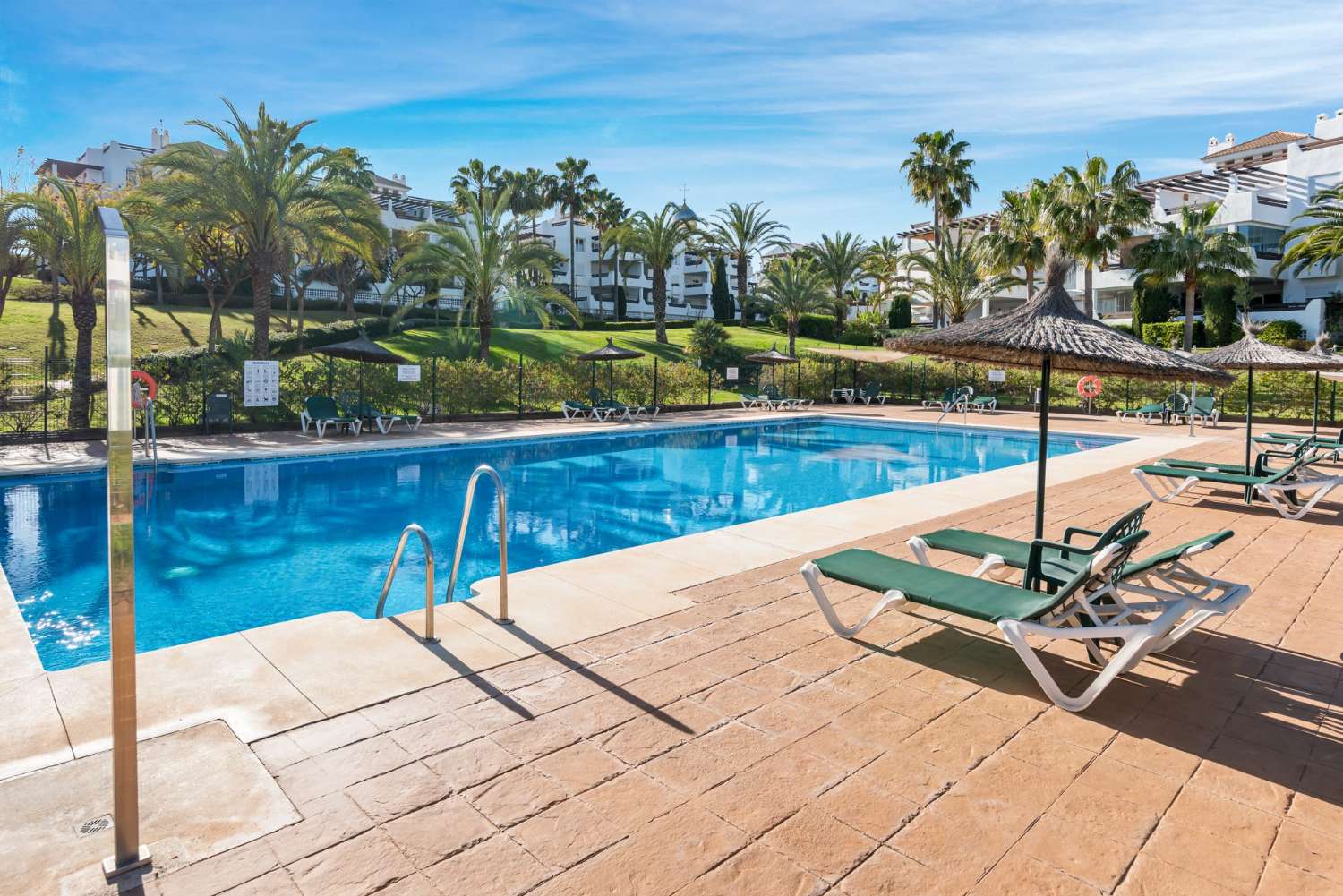 APARTAMENTO DE 2 DORMITORIOS EN SELWO HILLS, ESTEPONA
