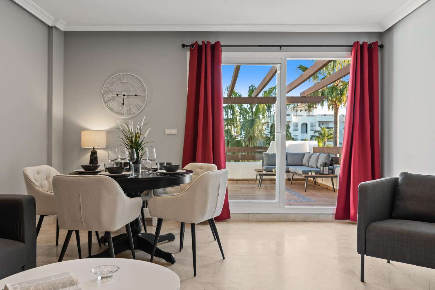 APARTAMENTO DE 2 DORMITORIOS EN SELWO HILLS, ESTEPONA