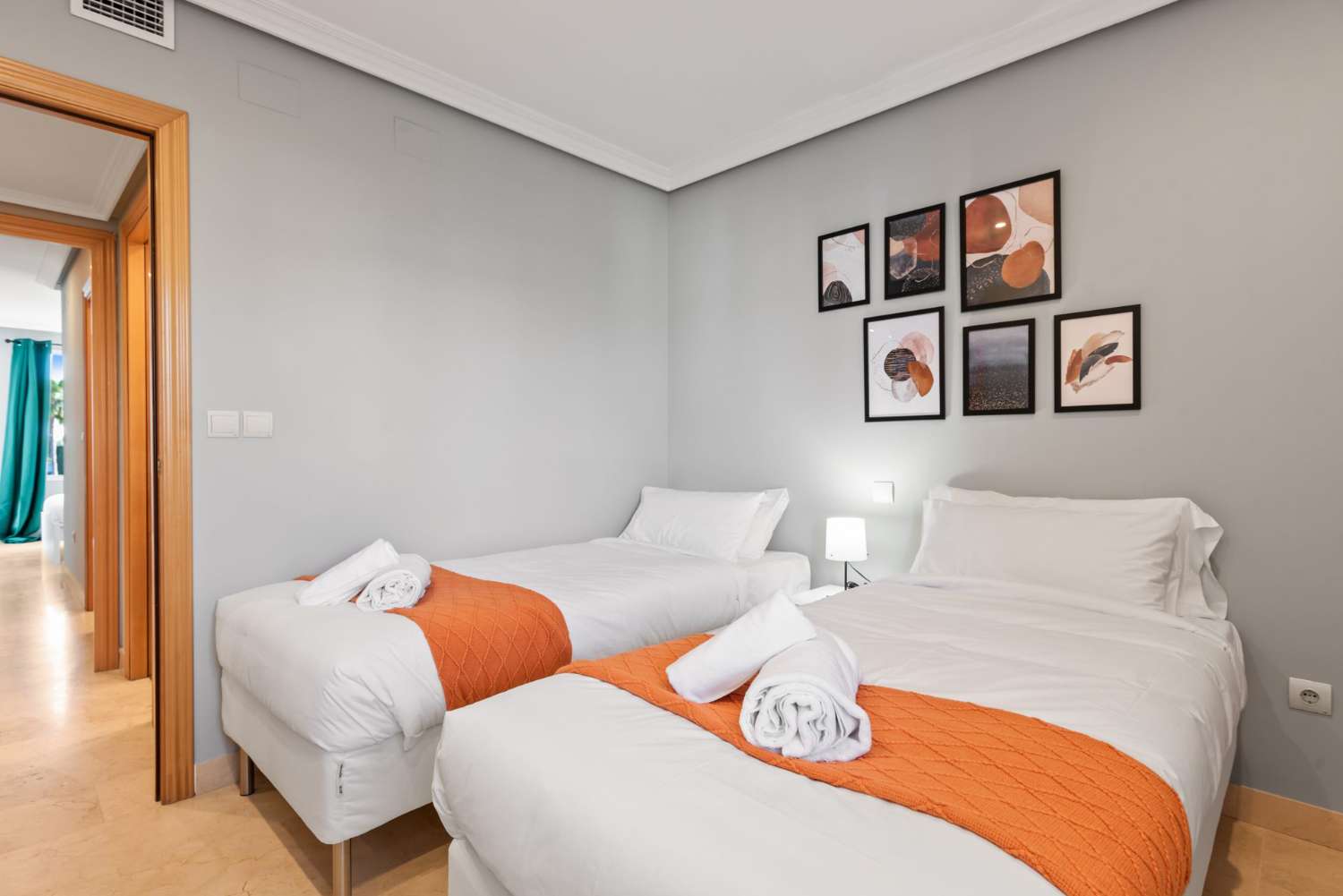 APARTAMENTO DE 2 DORMITORIOS EN SELWO HILLS, ESTEPONA