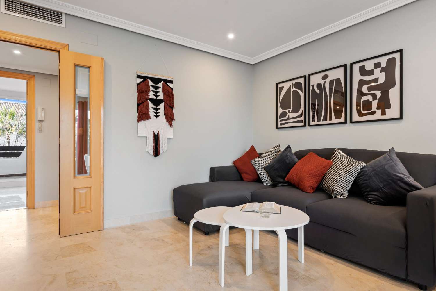 APARTAMENTO DE 2 DORMITORIOS EN SELWO HILLS, ESTEPONA