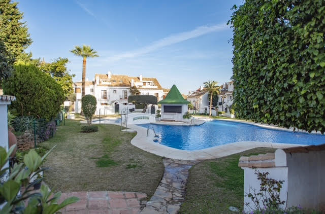 Chalet pareado en venta en Valdeolletas-Las Cancelas-Xarblanca- Marbella