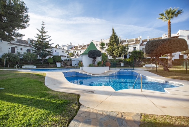 Chalet pareado en venta en Valdeolletas-Las Cancelas-Xarblanca- Marbella