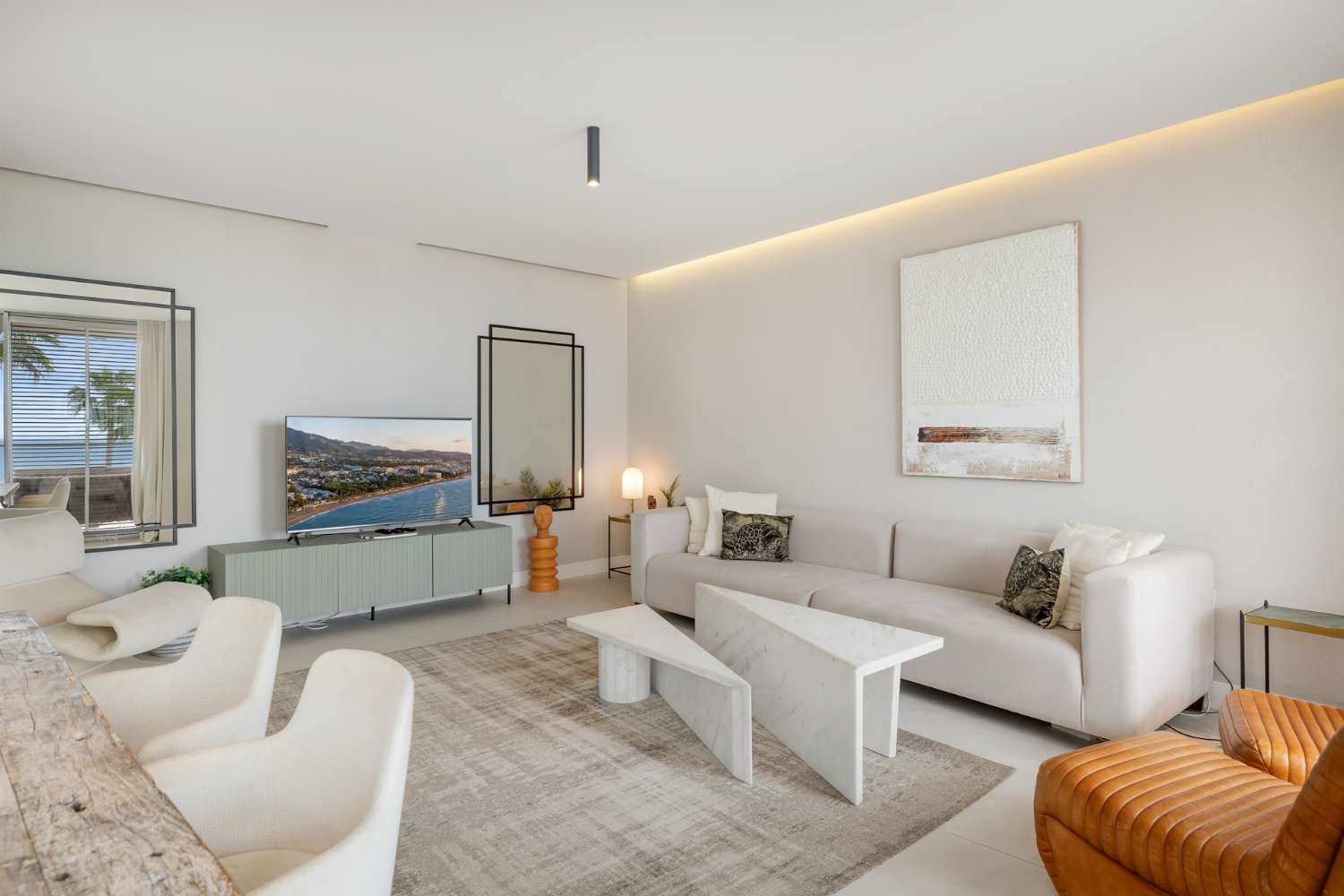 Exquisito apartamento en primera línea de playa en The Edge, Estepona