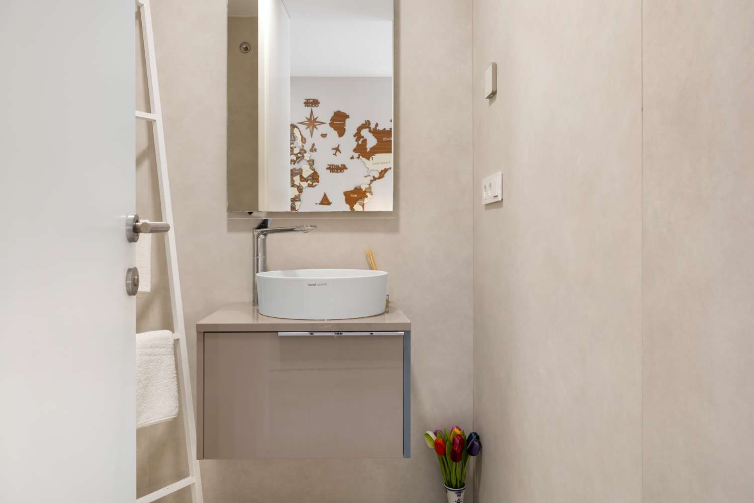 Exquisito apartamento en primera línea de playa en The Edge, Estepona