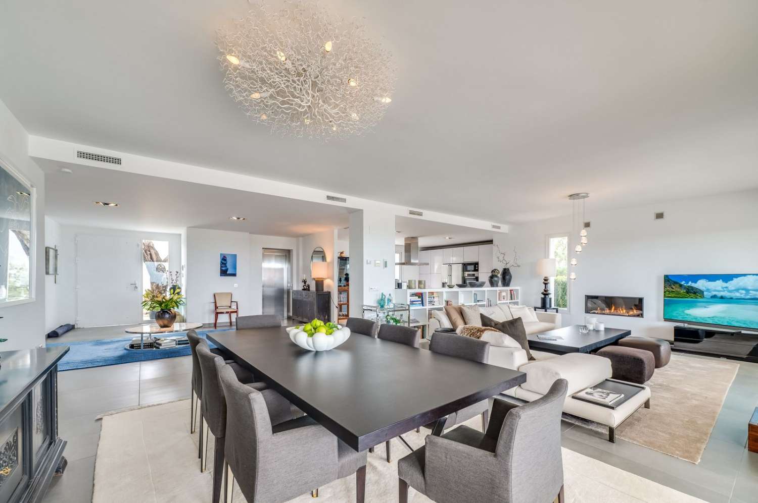 Una villa excepcional en La Mairena -Ojen -Marbella