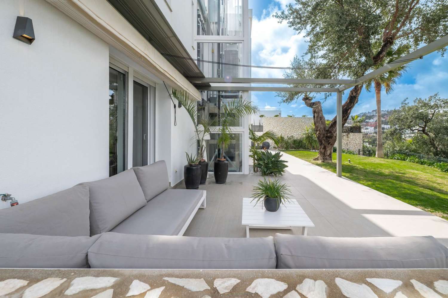 Una villa excepcional en La Mairena -Ojen -Marbella