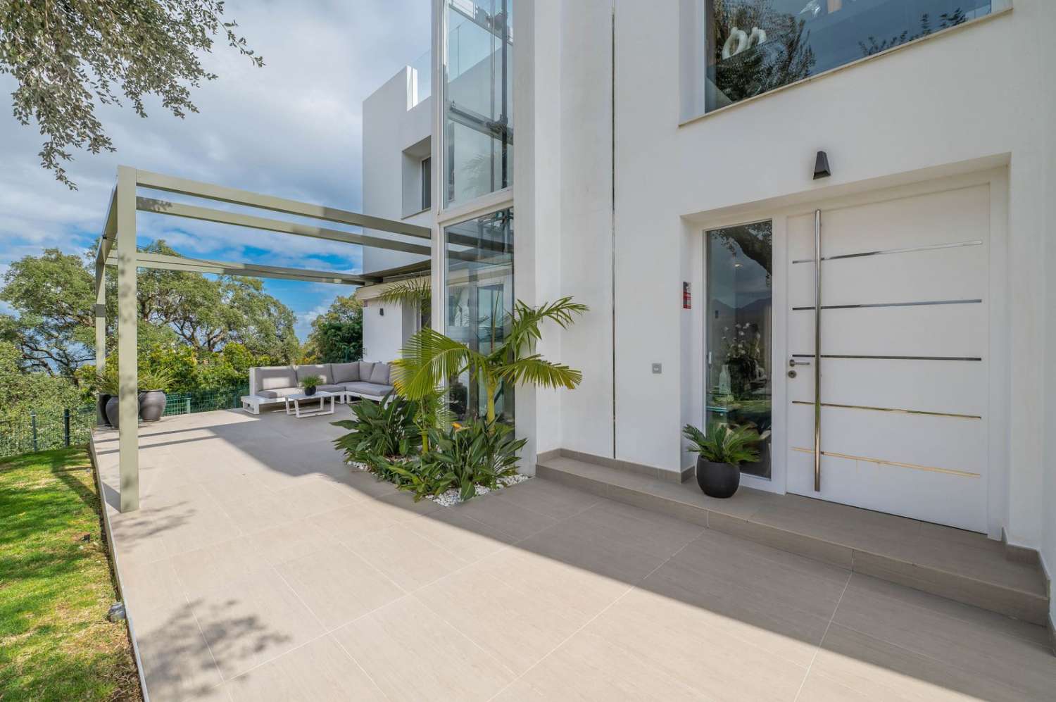 Una villa excepcional en La Mairena -Ojen -Marbella