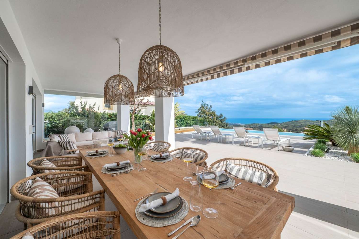 Una villa excepcional en La Mairena -Ojen -Marbella