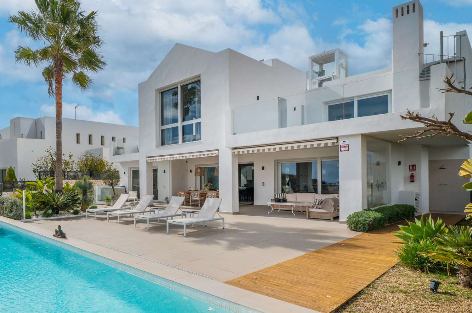 Una villa excepcional en La Mairena -Ojen -Marbella