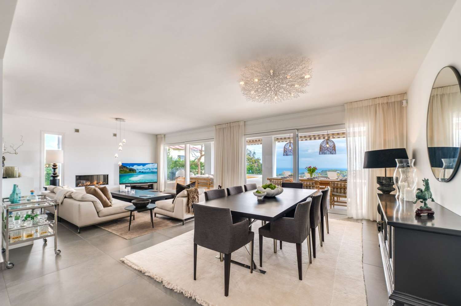 Una villa excepcional en La Mairena -Ojen -Marbella