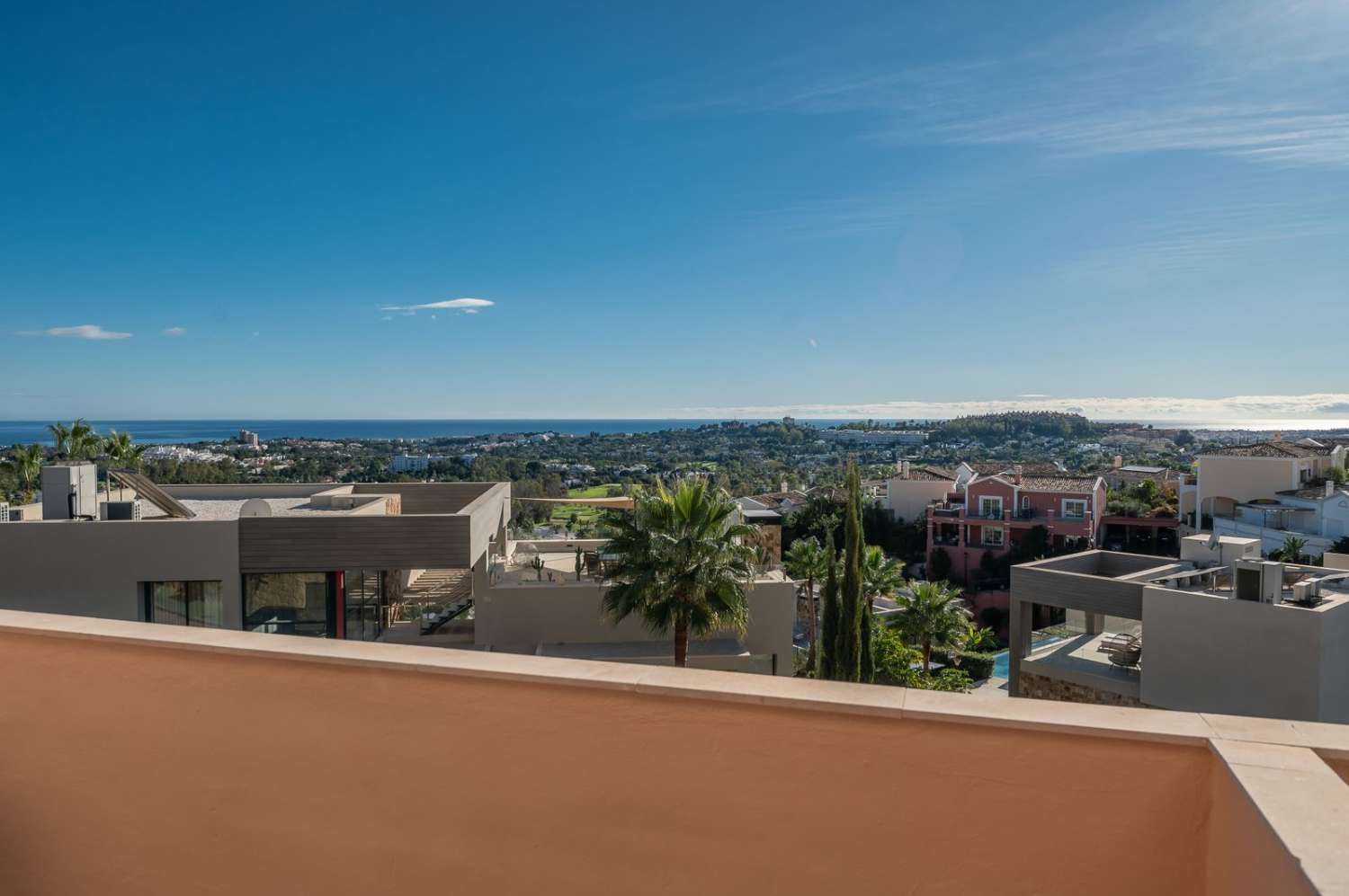 Un apartamento de ensueño en el corazón del codiciado Valle del Golf de Marbella.