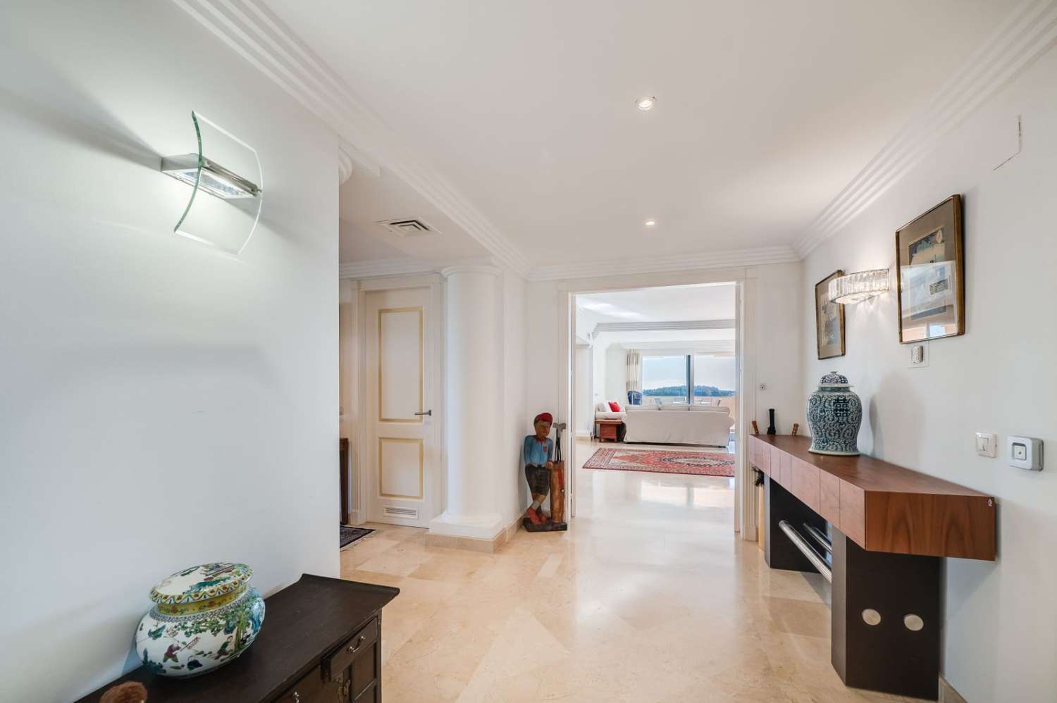 Un apartamento de ensueño en el corazón del codiciado Valle del Golf de Marbella.