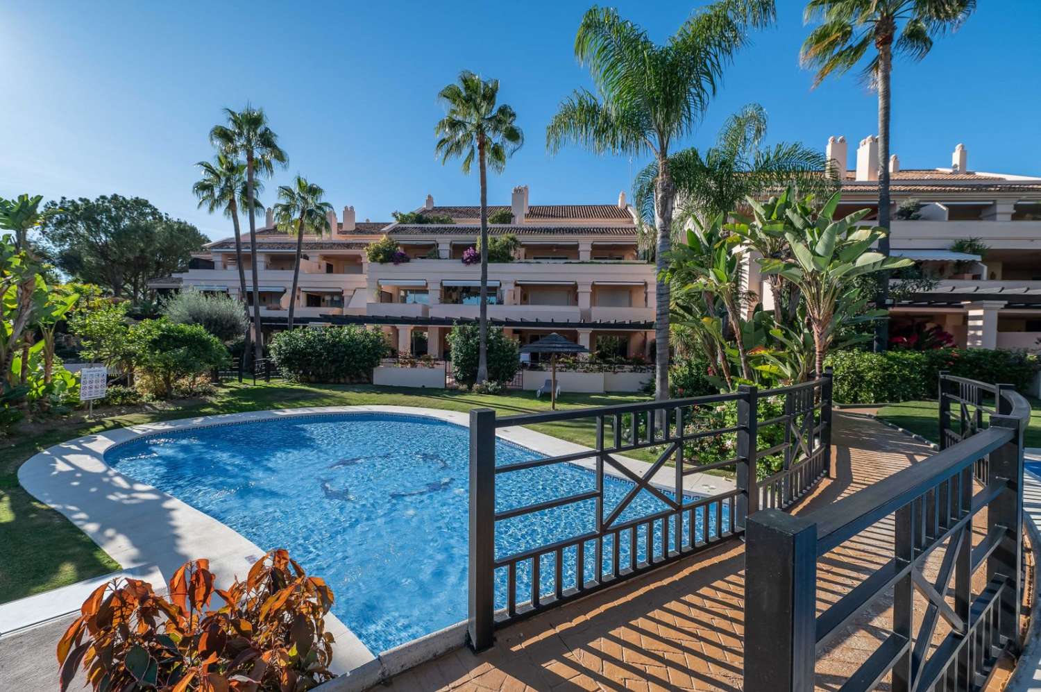 Un apartamento de ensueño en el corazón del codiciado Valle del Golf de Marbella.