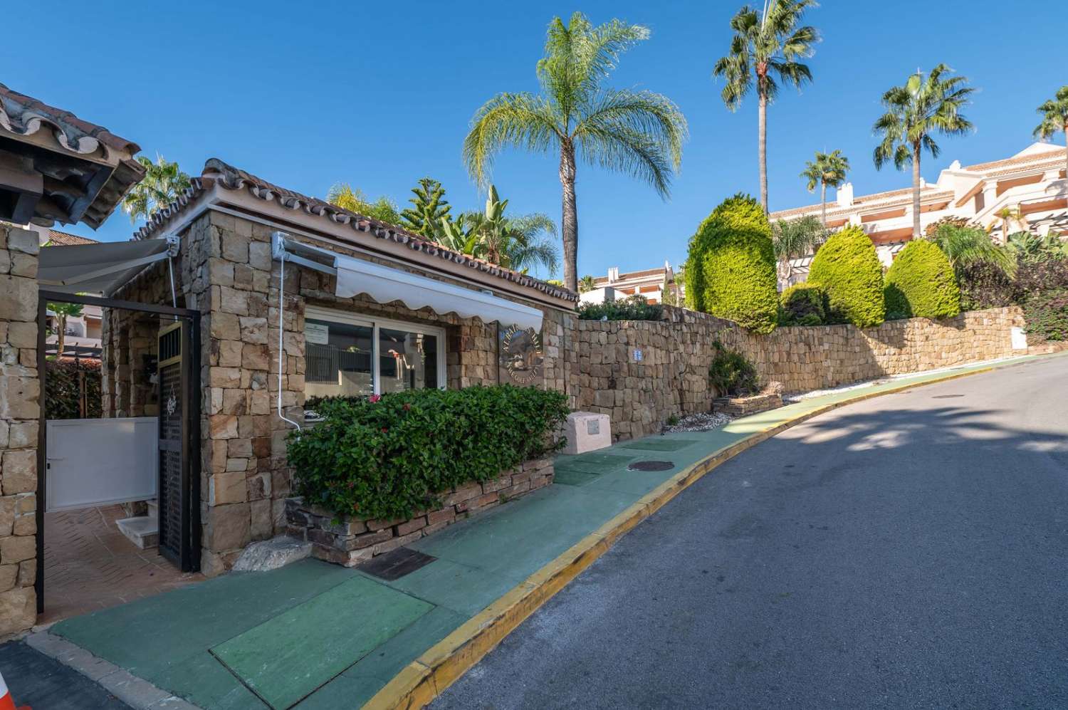 Un apartamento de ensueño en el corazón del codiciado Valle del Golf de Marbella.