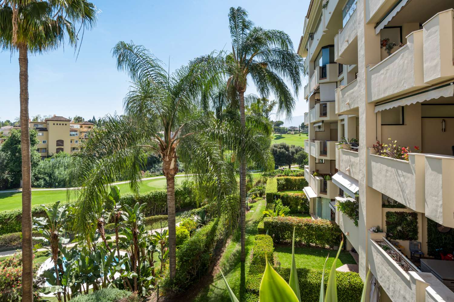 Amplio apartamento en primera planta en Guadalcántara, San Pedro de Alcántara