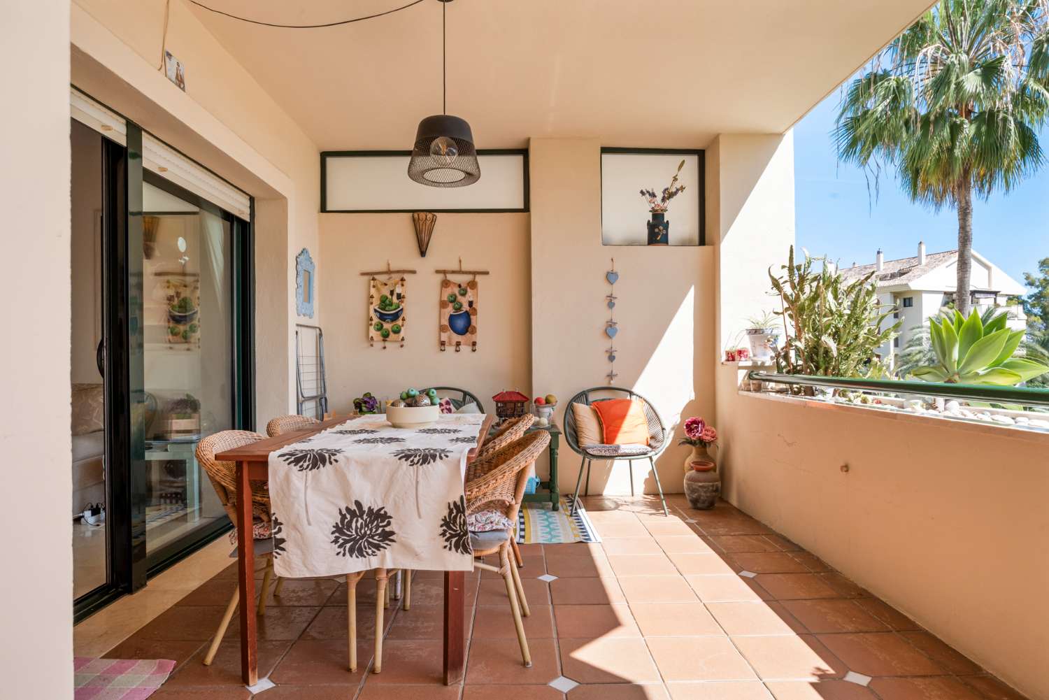Amplio apartamento en primera planta en Guadalcántara, San Pedro de Alcántara