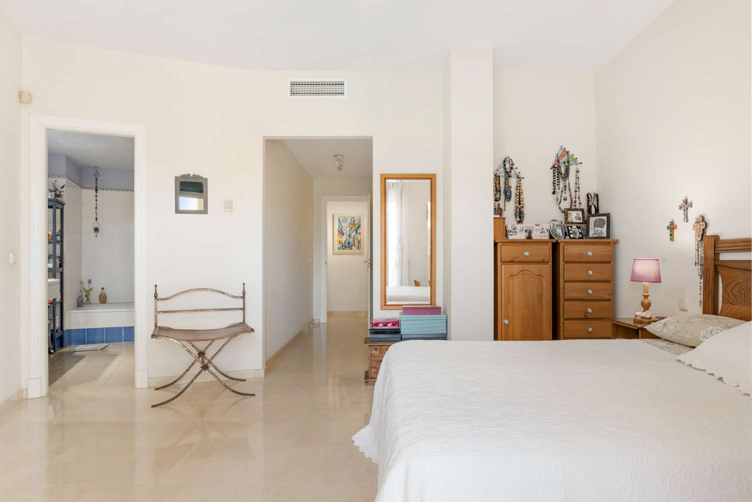 Amplio apartamento en primera planta en Guadalcántara, San Pedro de Alcántara