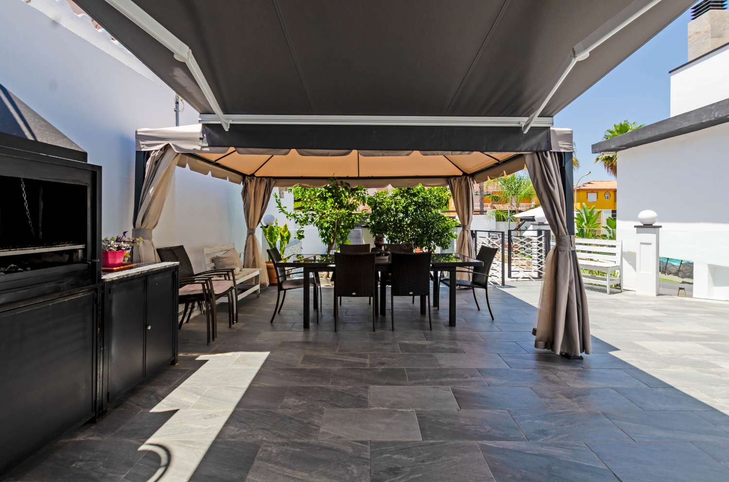 Chalet  en venta en Alhaurin de la Torre-Málaga