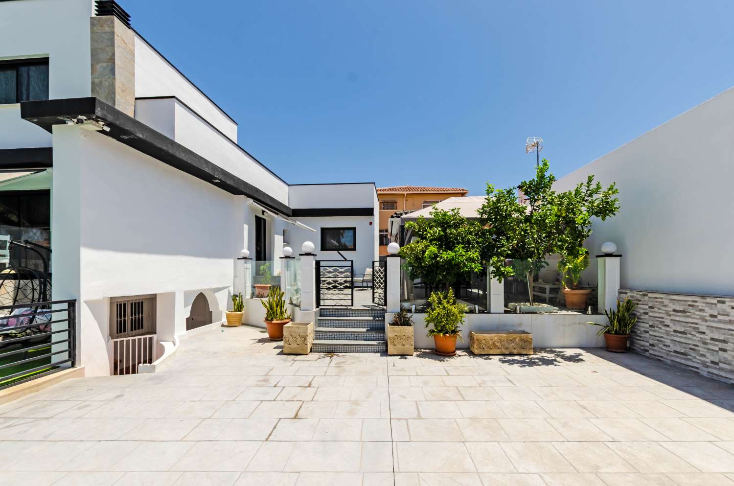 Chalet  en venta en Alhaurin de la Torre-Málaga